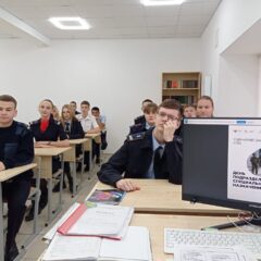 Преподаватель Дорохина Л.А проводит урок Разговоры о важном для студентов группы ПД-3-23