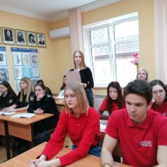 Преподаватели Степаненко Т.М. и Шпилевая К.П проводят круглый стол